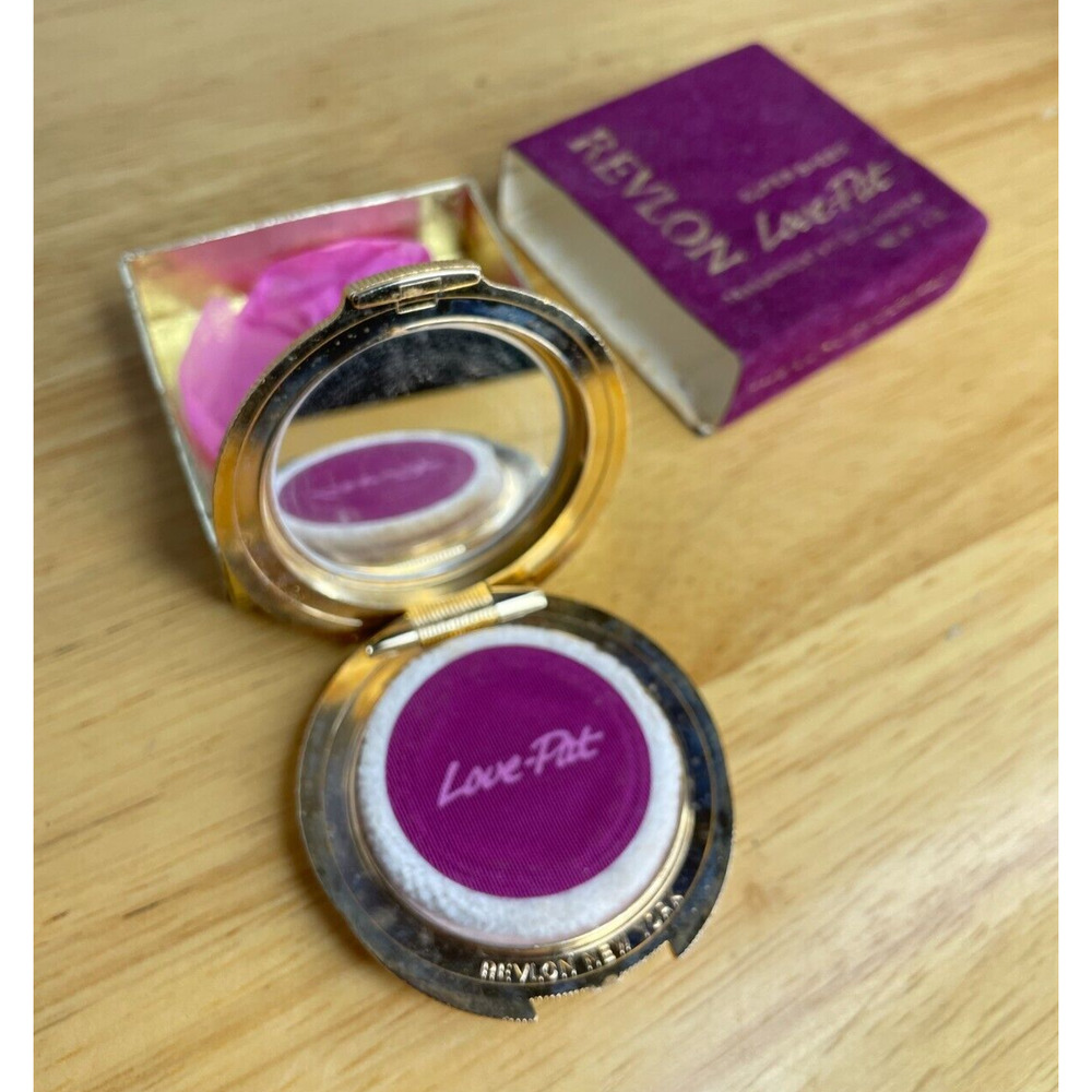Vintage in Velvet Unused Love-Pat Revlon Compact Transparent #1 Pressed Powder